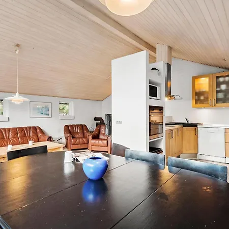 In With Sauna Dom wakacyjny *